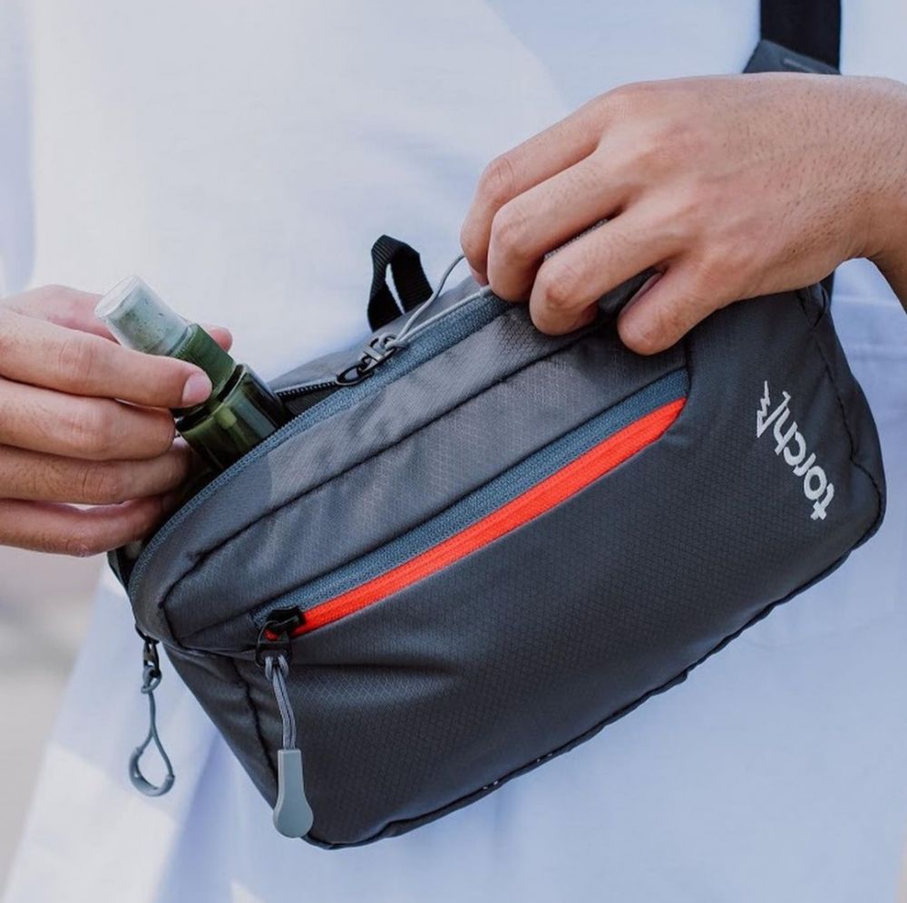 5 Rekomendasi Waist Bag dari Brand Lokal, Penampilan Cool!