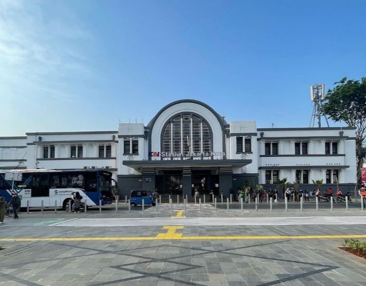 10 Potret Pedestrian Kota Tua Jakarta Terbaru Lebih Bersih   20220827 165029 B9525602b7a0cdcf30573dba18d33241 856863ac1f49d9e6a95dfc386640e867 