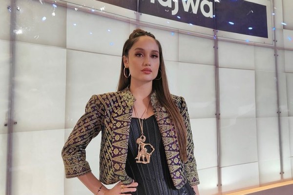 10 Artis Indonesia dengan Gelar Ganda di Bangku Kuliah