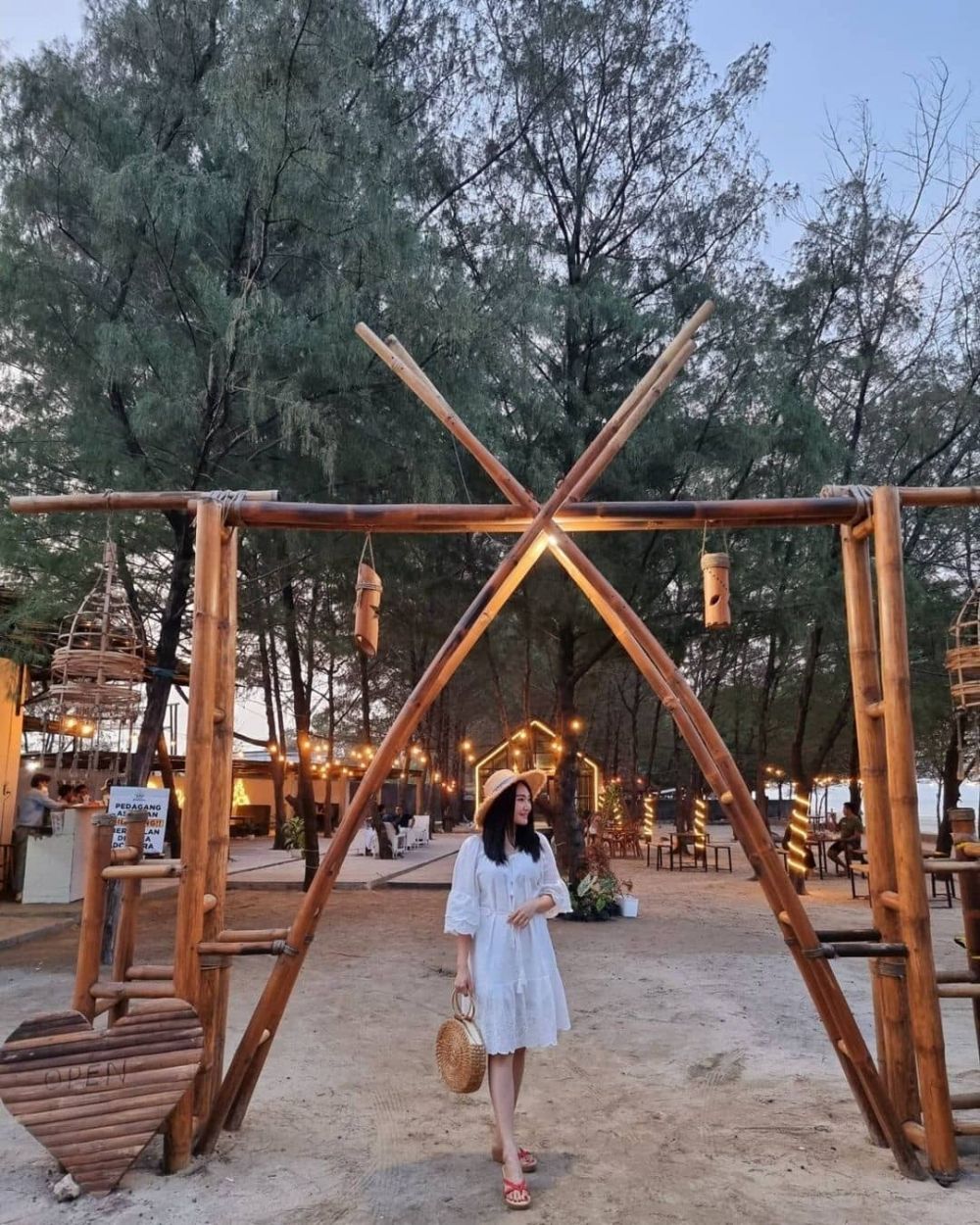Anak Senja Merapat, 10 Pantai Indah di Tuban yang Super Instagramable 