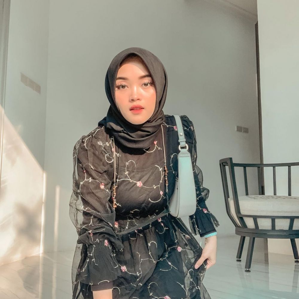 Sering Dihujat Netizen, 10 Quotes Bijak Putri Delina Tentang Kehidupan