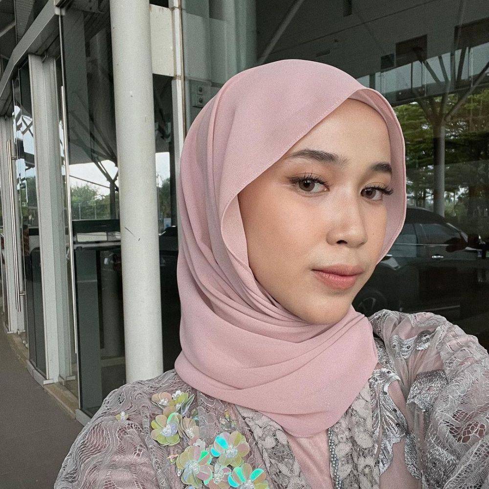 Seleb Berhijab Ini Masih Betah Single