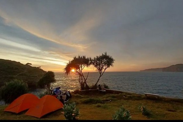 10 Pesona Pantai Kesirat Gunungkidul Kala Senja, Bikin Betah
