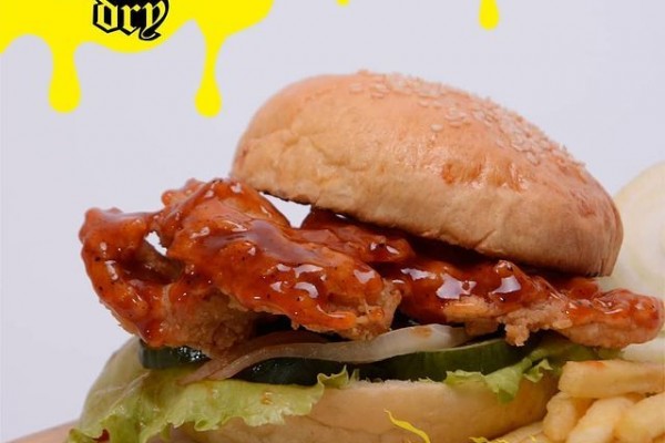 5 Rekomendasi Burger Enak di Malang, Lezat Banget!