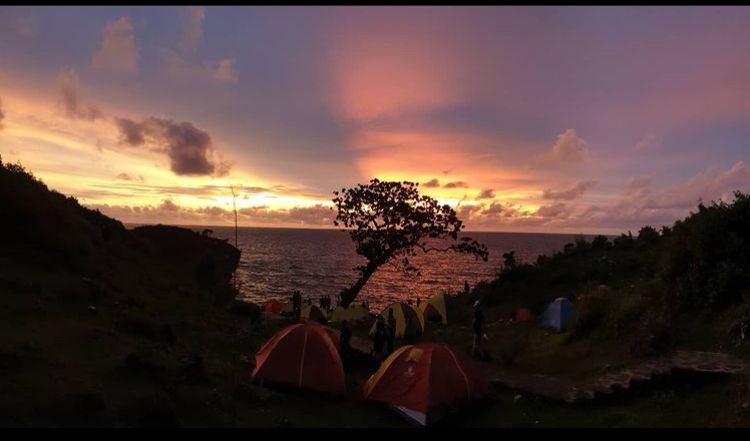 10 Pesona Pantai Kesirat Gunungkidul Kala Senja, Bikin Betah