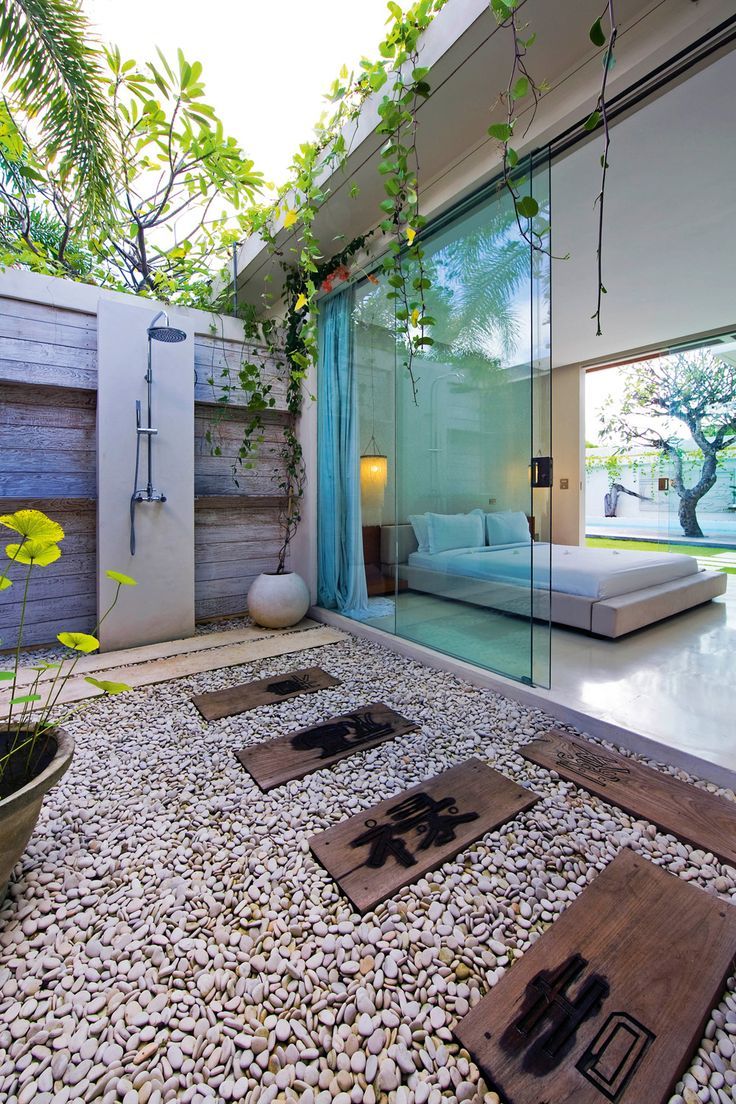 10 Inspirasi Outdoor Shower, Desainnya Menyatu dengan Alam