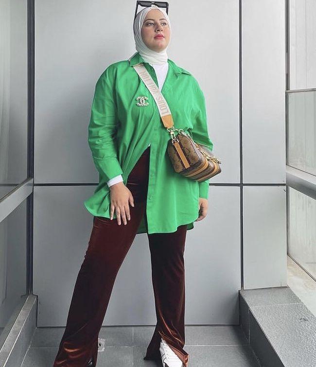 10 Inspirasi Outfit Cewek Kue ala Tasyi Athasyia, Glamor dan Colorfull