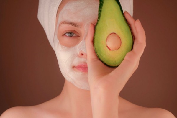 8 DIY Face Mask dari Buah, Bikin Kulit Jadi Glowing!