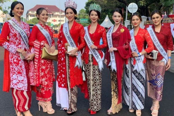 10 Potret Puteri Indonesia yang Ikut Meriahkan Upacara HUT ke-77 RI