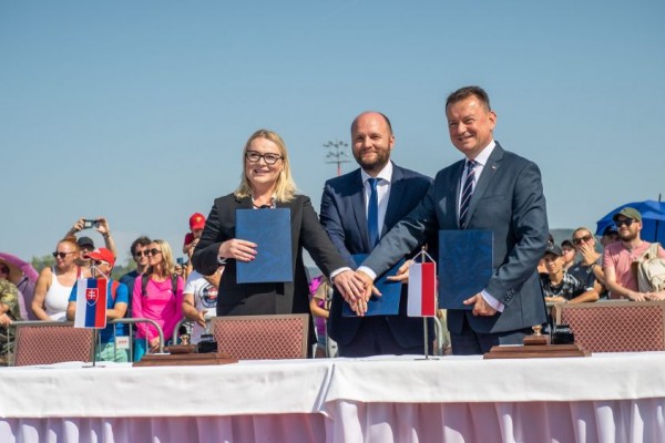 Polandia-Ceko Sepakat Lindungi Langit Slovakia dari Ancaman Rusia