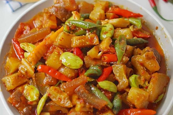 Resep Oseng Kikil Dower, Pedasnya Nampol