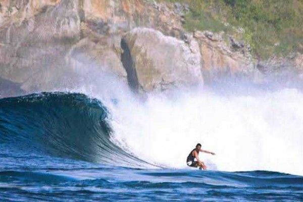 10 Pantai Populer di Pulau Sumbawa yang Wajib Dikunjungi