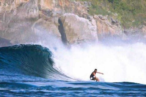 10 Pantai Paling Populer di Pulau Sumbawa, Indah dan Menakjubkan!