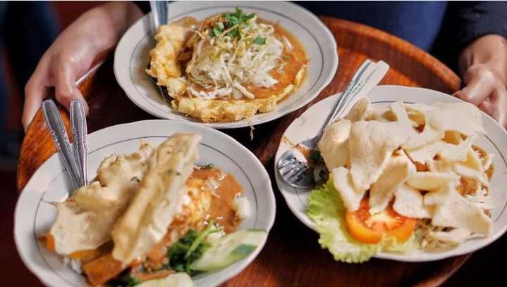 10 Tempat Makan Dekat Stasiun Lempuyangan, Lotek hingga Bubur Manado
