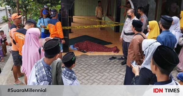 Peziarah Di Makam Syekh Bela-Belu Parangtritis Meninggal