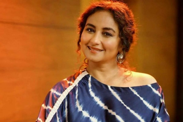 9 Potret Divya Dutta, Aktris Bollywood yang Memesona di Usia Kepala 4