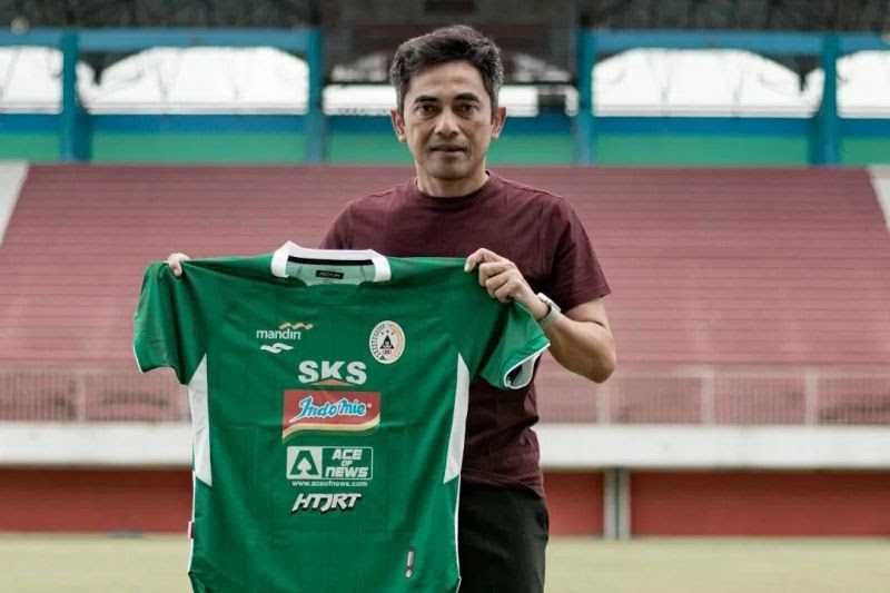 Profil Seto Nurdiantoro, Pelatih yang Sukses Bawa PSS ke Liga 1
