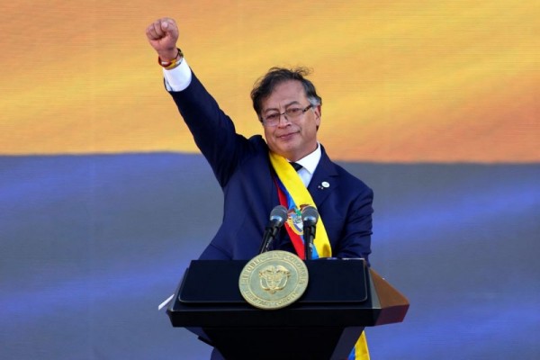 Mantan Pejuang Pemberontak, Gustavo Petro Resmi Jadi Presiden Kolombia