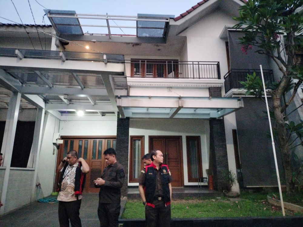 2 Rumah Mewah Milik Istri Tersangka Kredit Macet Bank Banten Disita