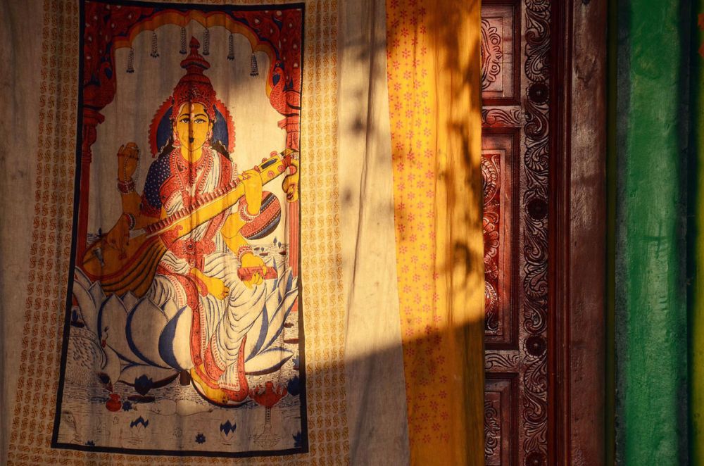 Doa Hindu Mohon Inspirasi dan Kecerdasan Beserta Artinya