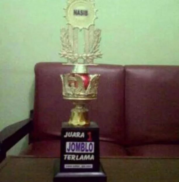 10 Piala Kejuaraan Lomba Nyeleneh Abis, Bikin Ngakak Keras!