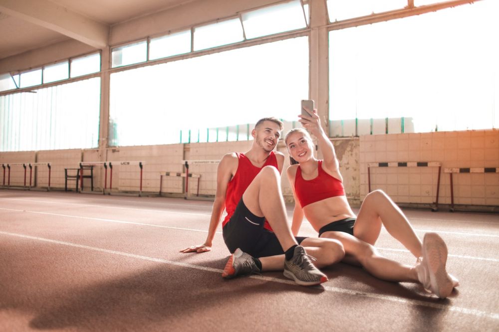 5 Keuntungan Punya Pasangan Hobi Olahraga, Gak Cuma Body Goals