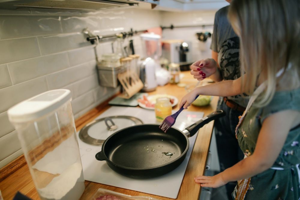6 Tips Bersihkan Panci Gosong Menggunakan Bahan Dapur