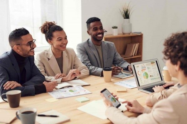 5 Pentingnya Memahami Perbedaan Cara Kerja dengan Rekan