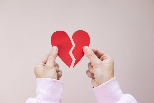 5 Tips Meredakan Kesedihan setelah Putus Cinta, Mulai Lembaran Baru