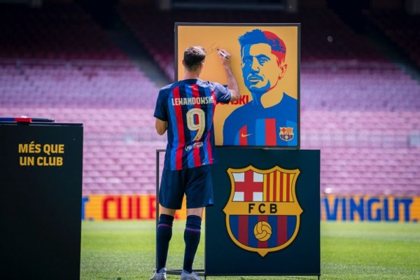 5 Pemain yang Memakai Nomor 9 di Barcelona Sebelum Robert Lewandowski