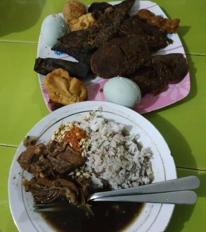 5 Kuliner Rawon Paling Laris di Surabaya