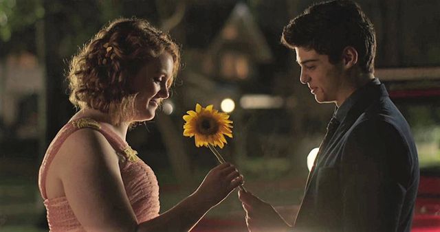 Pelajaran Menulis Film Kegagalan Sierra Burgess is a Loser