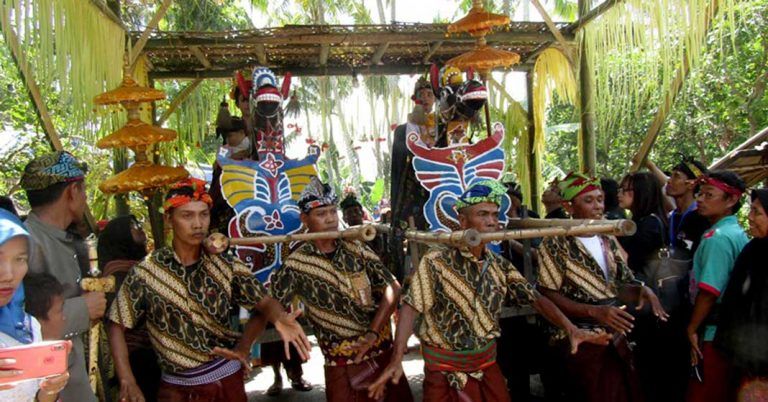10 Tradisi Masyarakat Lombok yang Dapat Dijumpai oleh Wisatawan 