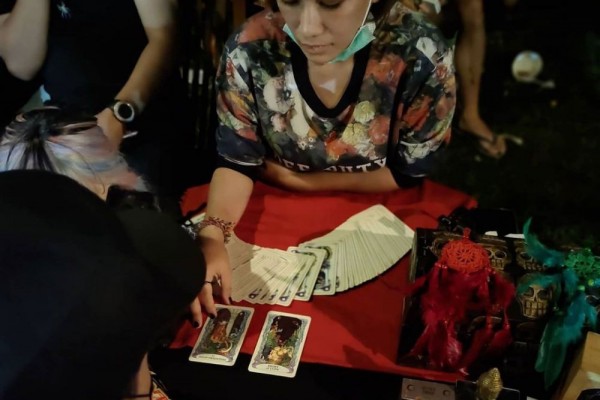 Zodiak Agustus ala Tarot Reader Bali, Bulan yang Berat