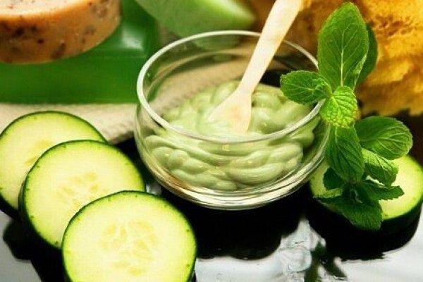 Tips Perawatan Kulit Kering saat Udara Dingin dengan Masker Alami 