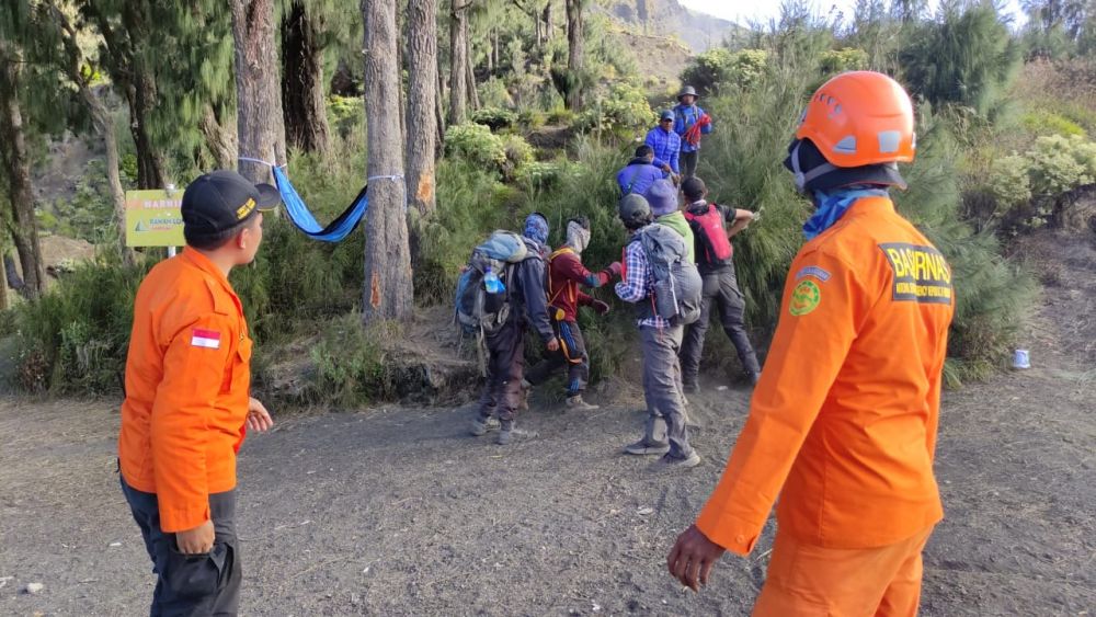 Pendaki yang Jatuh dari Puncak Gunung Rinjani Berhasil Dievakuasi