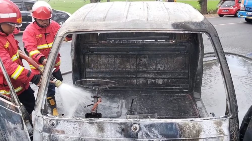 Mobil Pikap di Tulungagung Terbakar saat Hendak ke SPBU