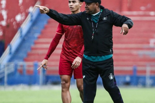 Jelang Kontrak Habis, Divaldo Alves Fokus 3 Sisa Pertandingan