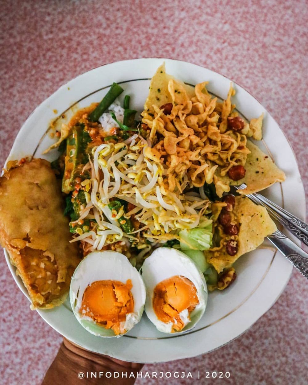 8 Tempat Sarapan Enak di Sekitar UGM, Ada Pecel hingga Gudeg