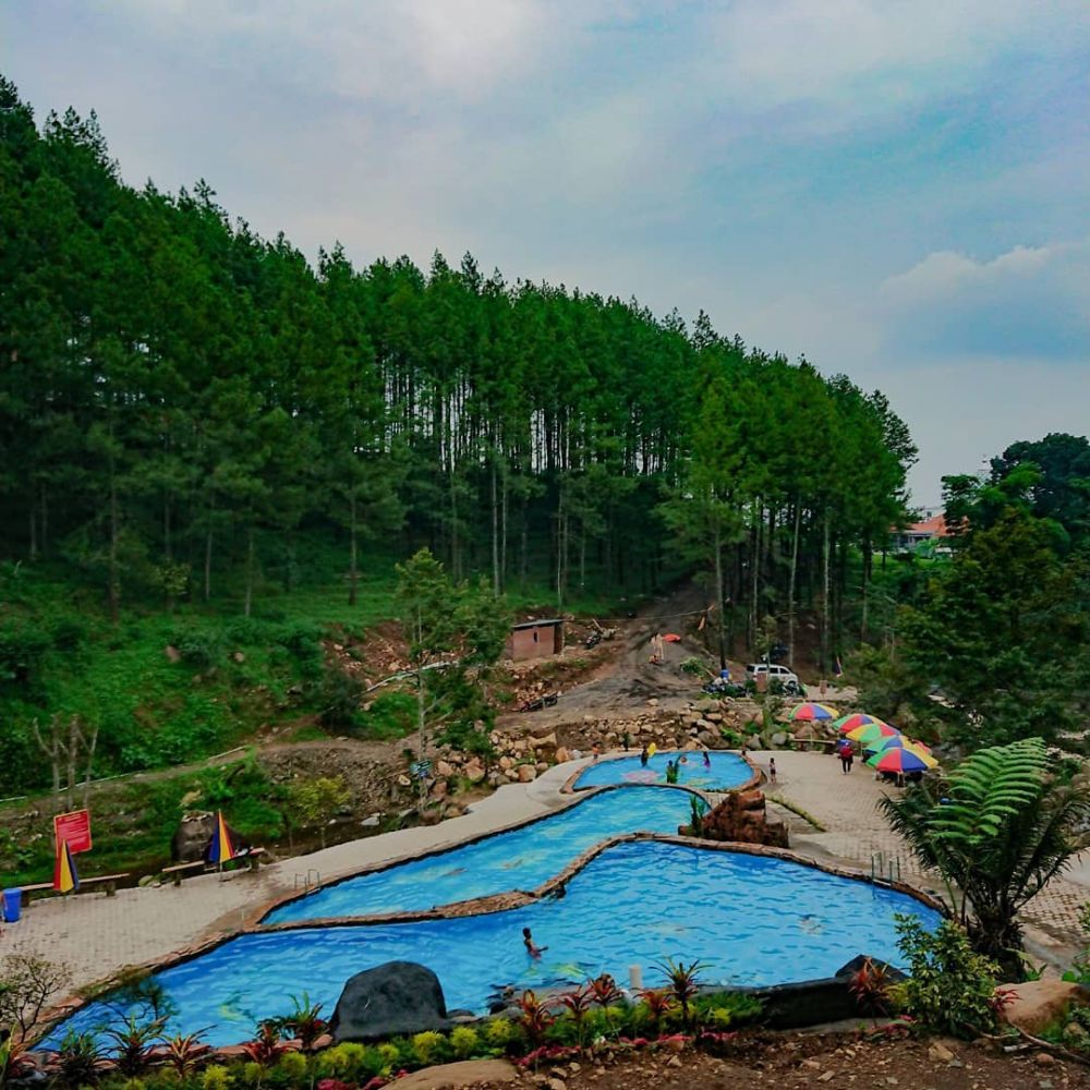 View Alam, 8 Rekomendasi Kolam Renang Hits Mojokerto