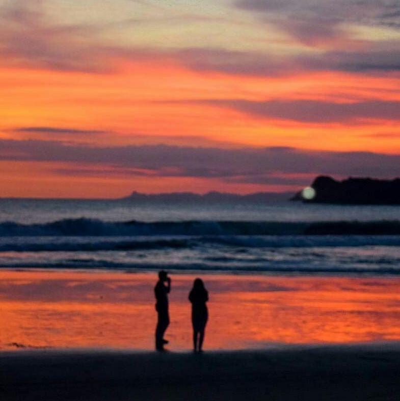 5 Alasan Wajib ke Pantai Serang Blitar, Surganya Pemburu Sunset 