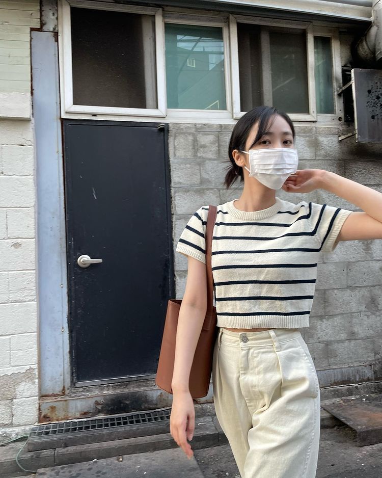 6 Inspirasi OOTD Hangout ala SinB Viviz, Flawless Abis!