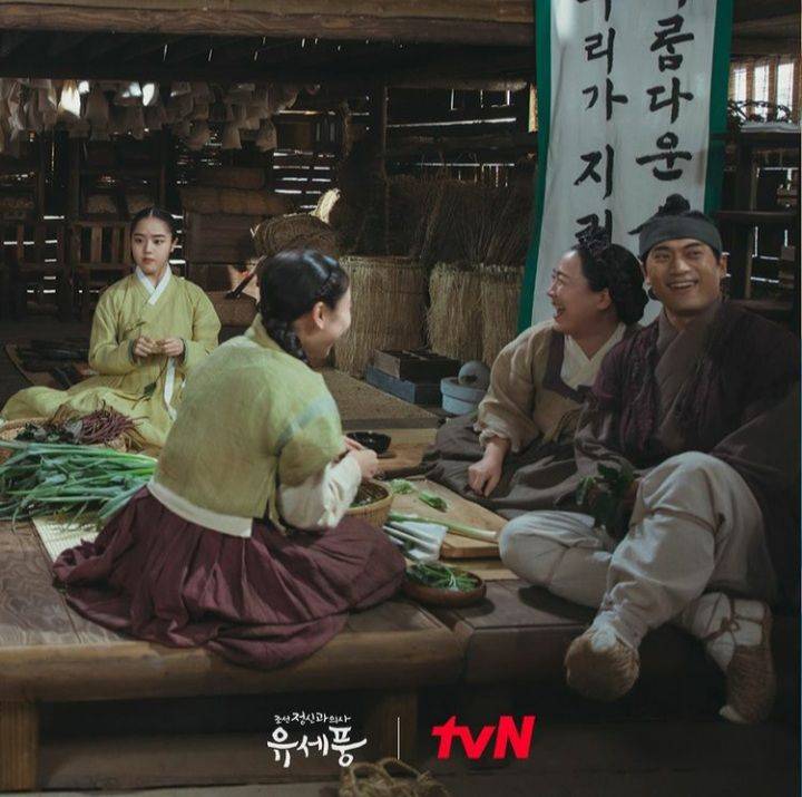 Potret Squad Klinik Gyesu Di Poong, The Joseon Psychiatrist