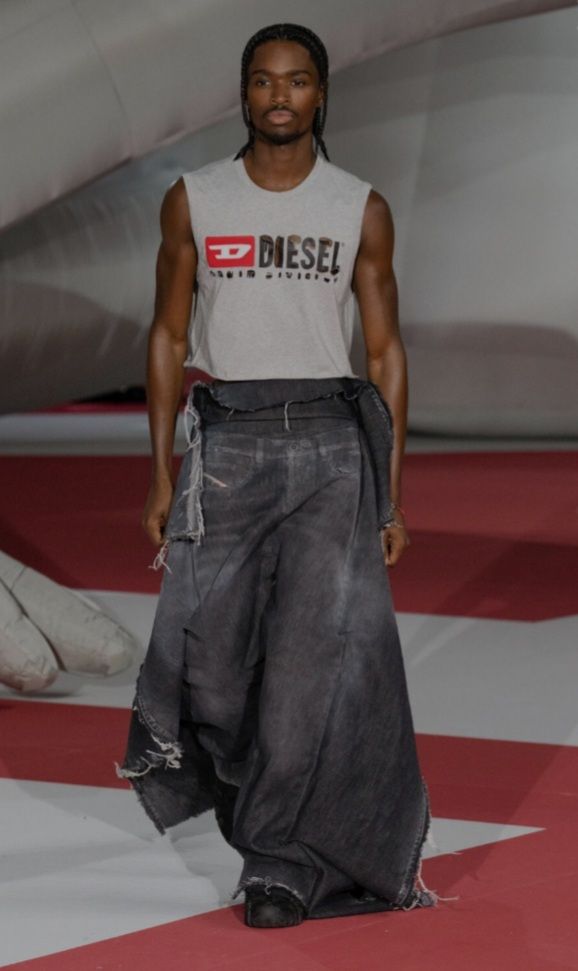 9 Look Nuansa Denim Dari Diesel Di Milan Fashion Week Ss23 1495