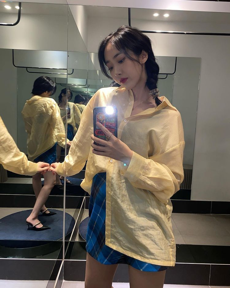 6 Inspirasi OOTD Hangout ala SinB Viviz, Flawless Abis!