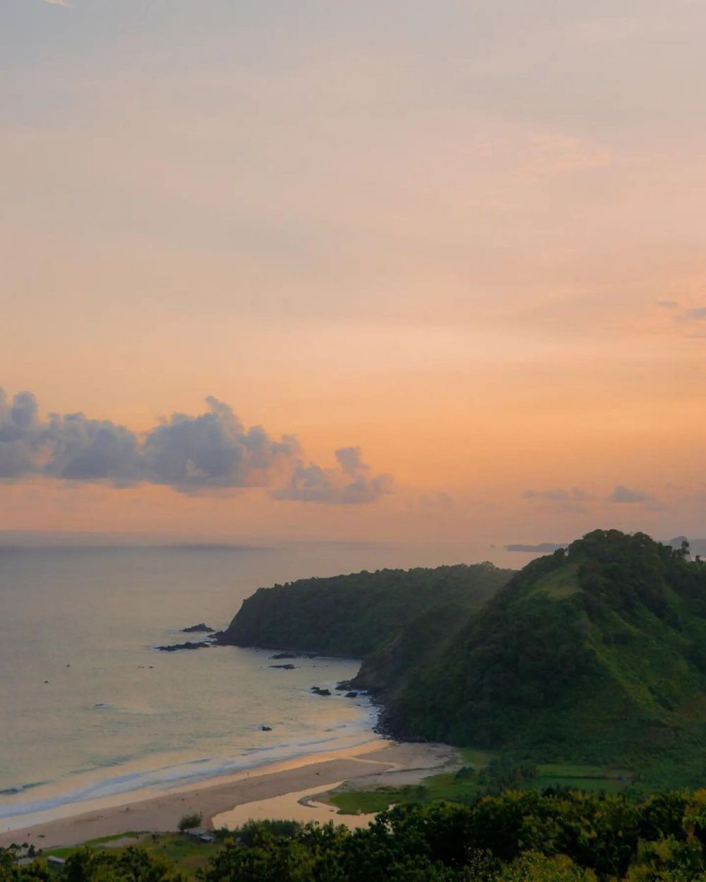5 Fakta Menarik Paralayang Modangan, Indahnya Pantai dari Ketinggian