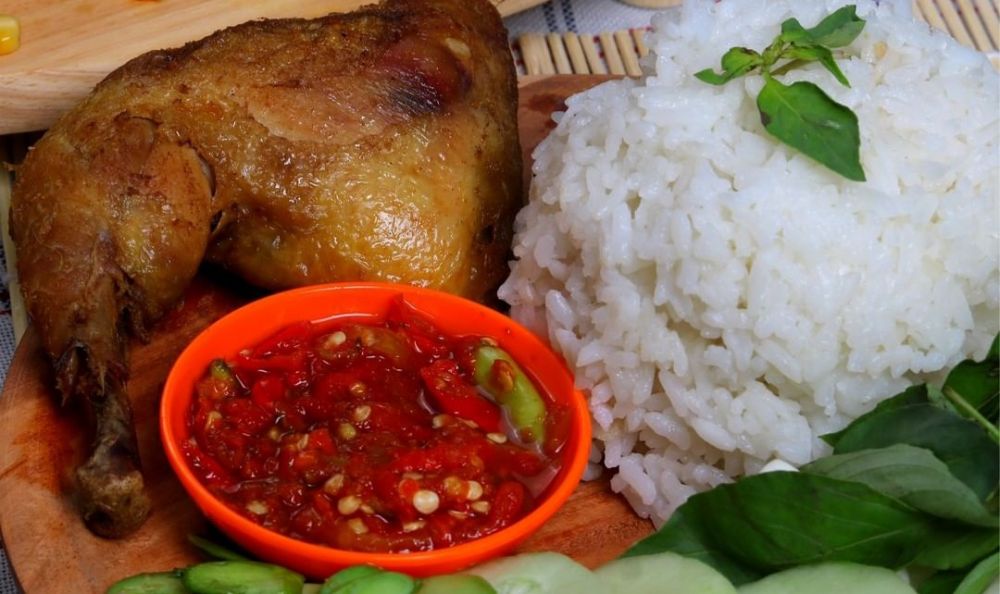 5 Kuliner Sego Sambel Terenak di Malang, Gak Cukup Seporsi