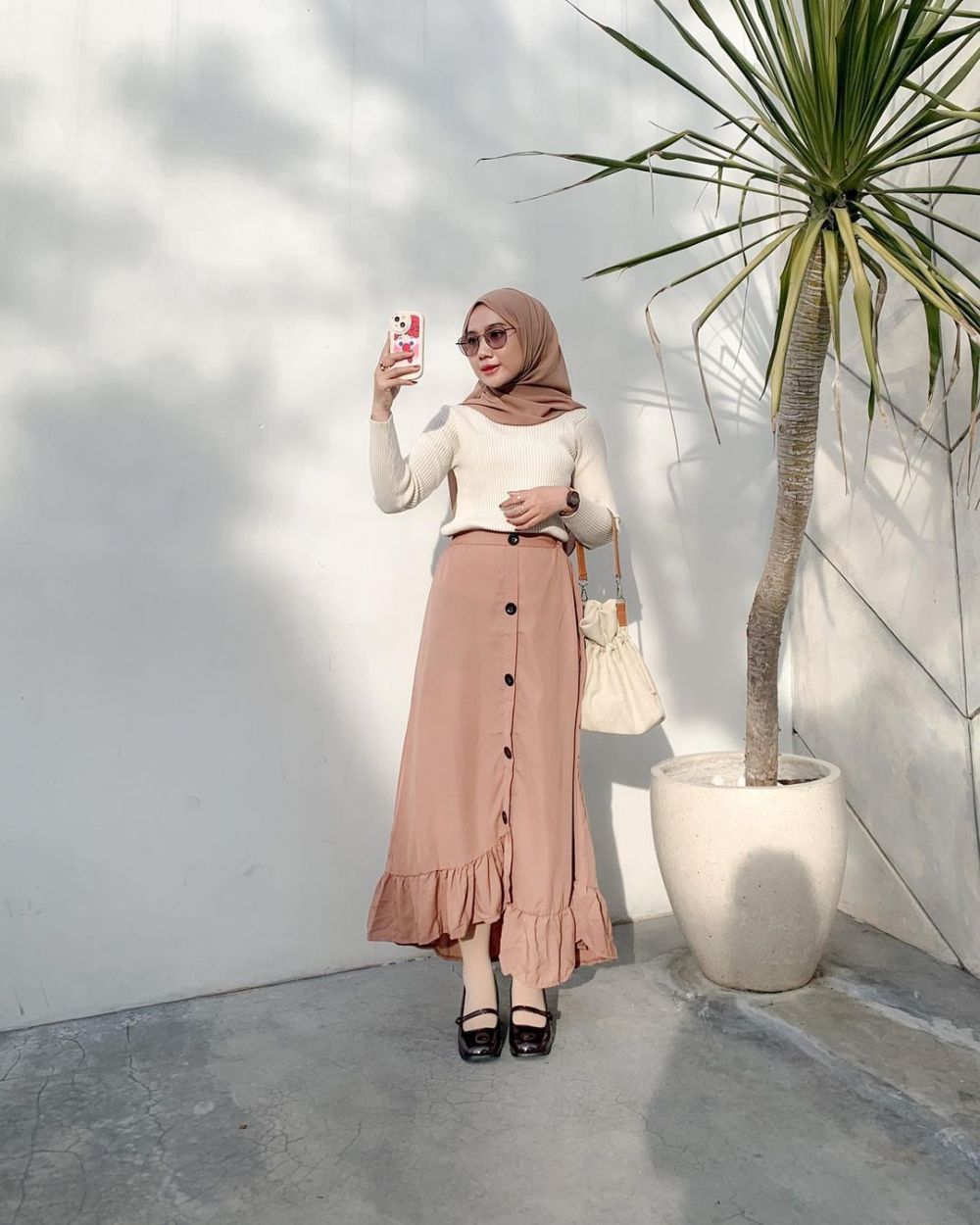 9 Ide Mix and Match Rok Kekinian ala Selebgram Chiviaalga, Hits Abis!