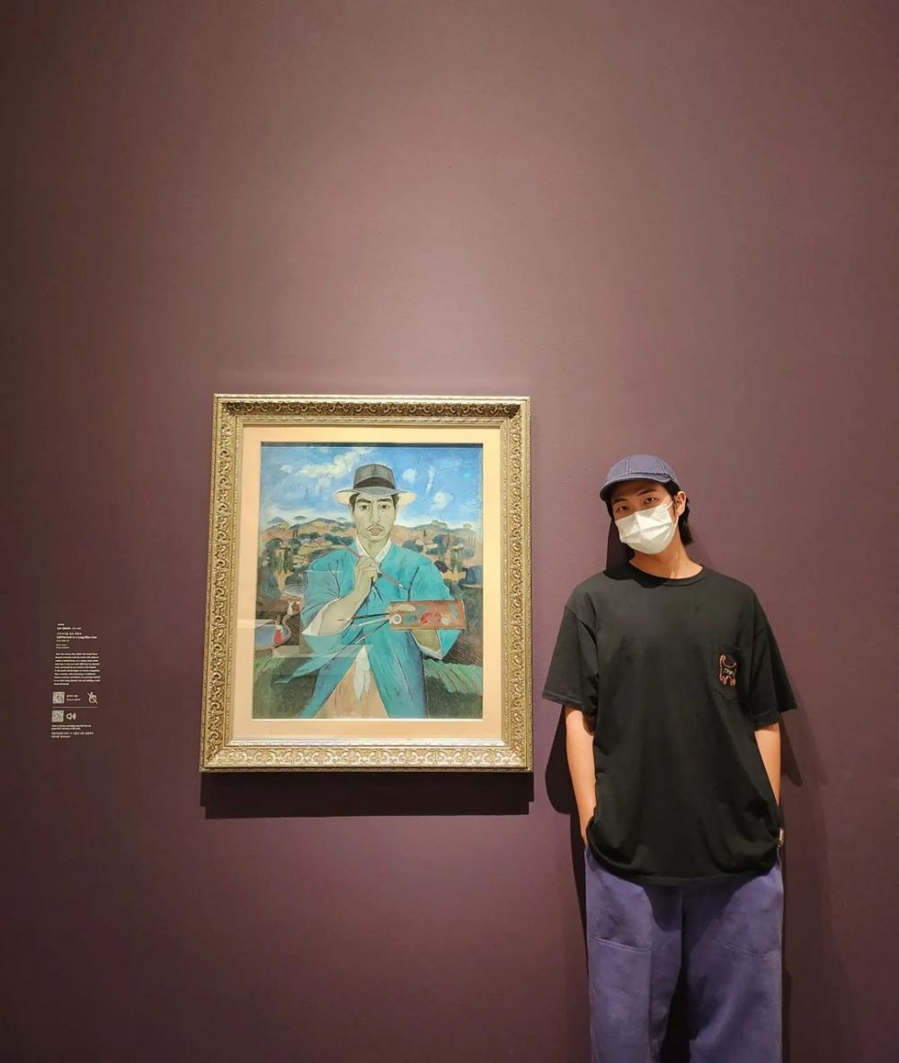 Stylish, 13 Outfit RM BTS saat Berkunjung ke Museum