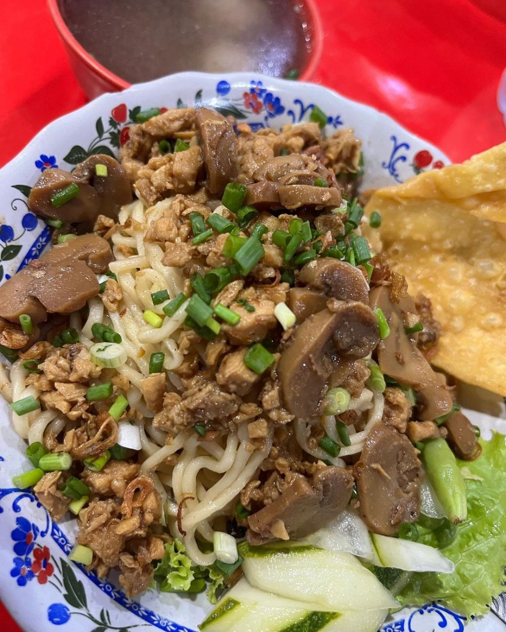 10 Rekomendasi Mie Ayam Paling Terkenal di Surabaya, Porsi Jumbo
